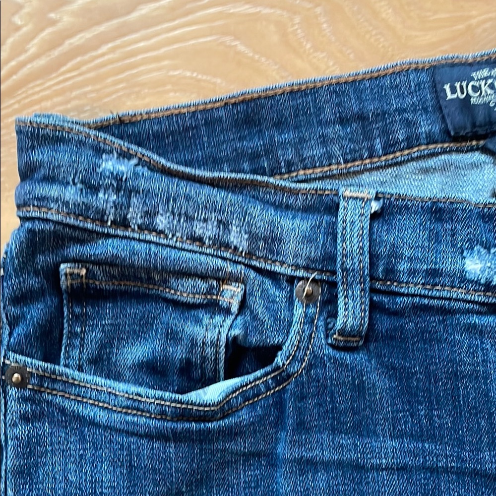 LUCKY JEANS!! Perfect for summer! Light weight and cropped - Picture 3 of 16